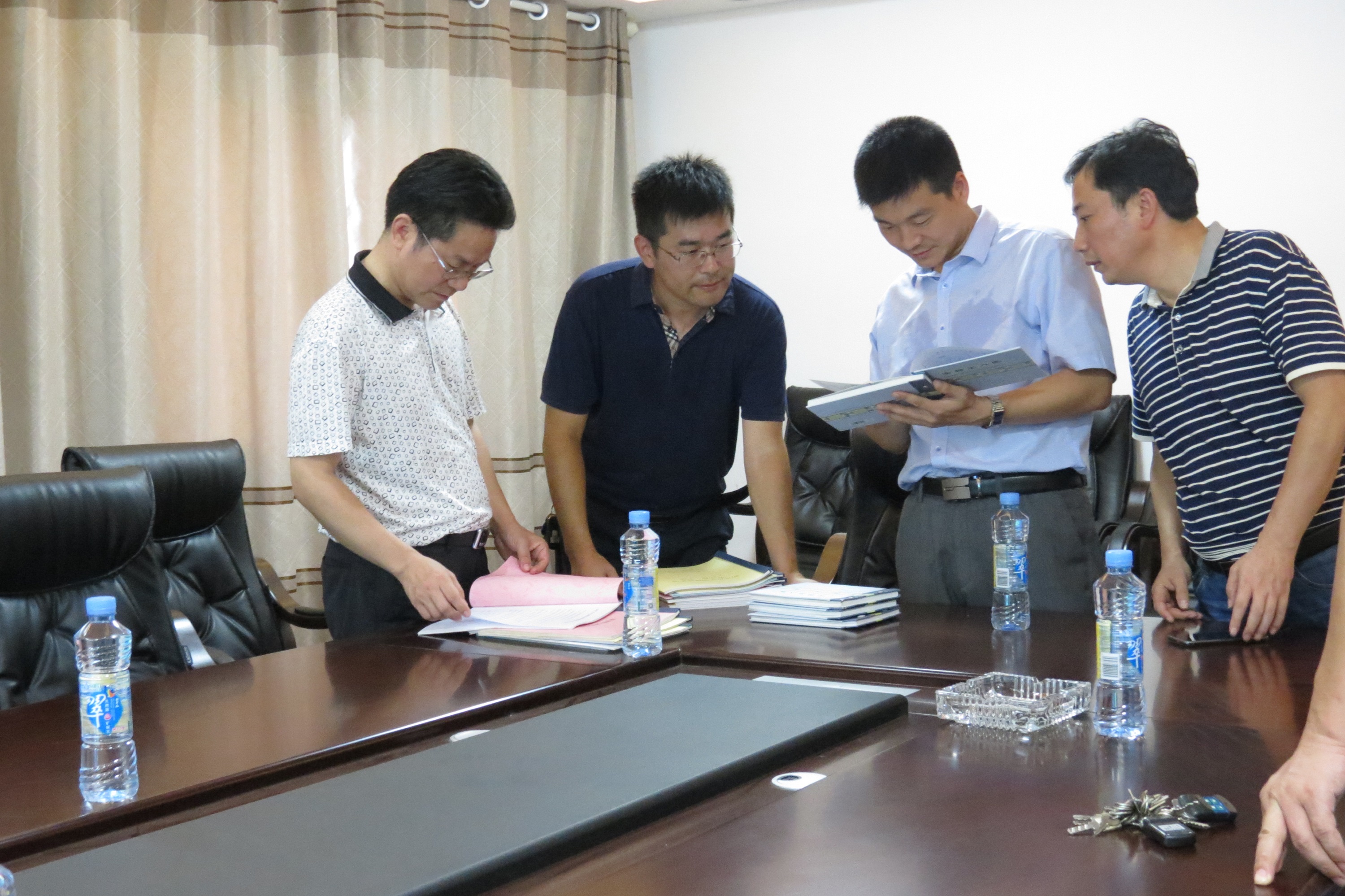 國家防汛抗旱總指揮部辦公室副主任王章立一行  赴中央防汛抗旱物資南昌倉庫檢查工作